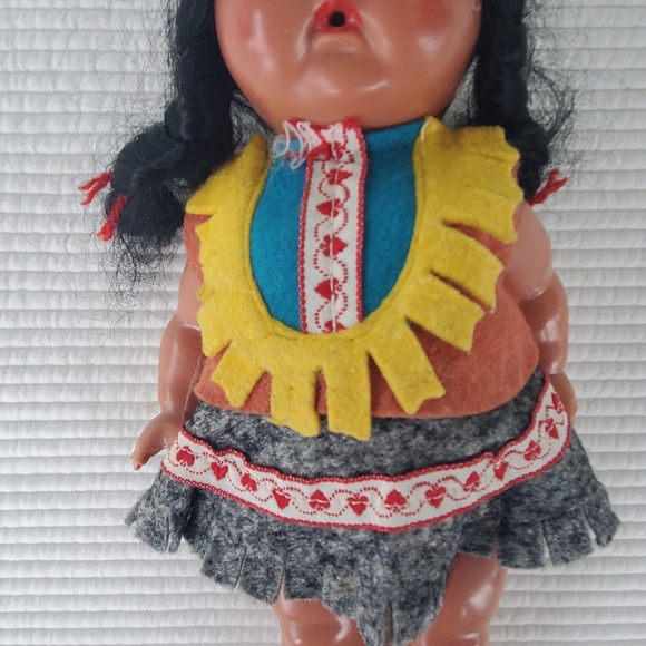 Native American Baby Doll Hard Plastic Moveable Posable Limbs Clothed Vintage - Picture 3 of 9